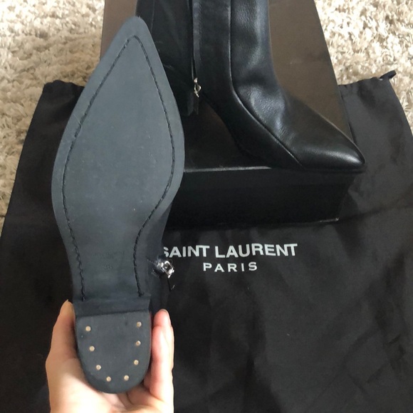 *SOLD* Saint-Laurent Finn leather ankle boots - Picture 6 of 8